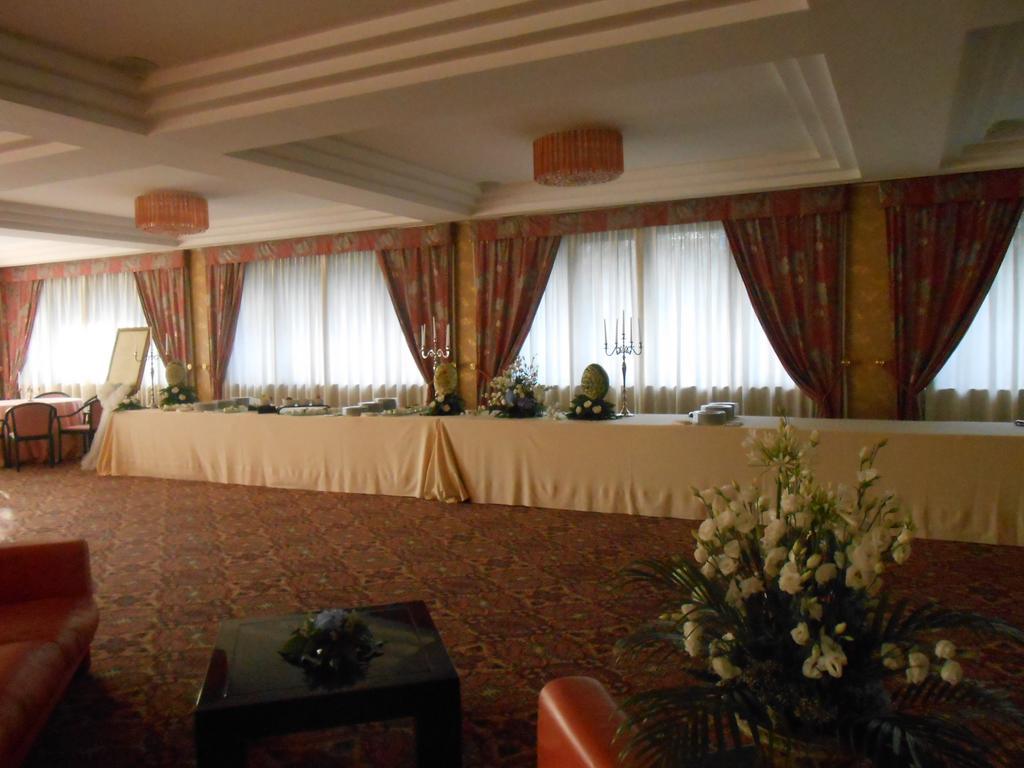 Hotel De La Ville 아벨리노 외부 사진
