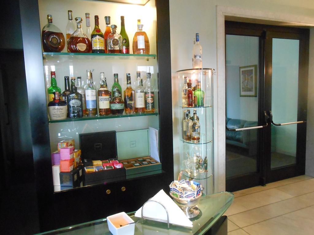 Hotel De La Ville 아벨리노 외부 사진