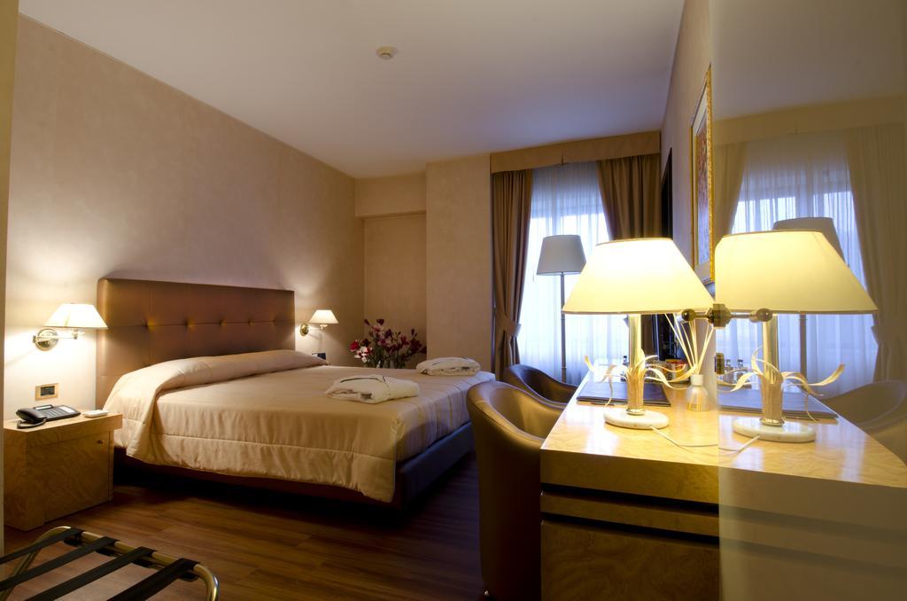 Hotel De La Ville 아벨리노 외부 사진