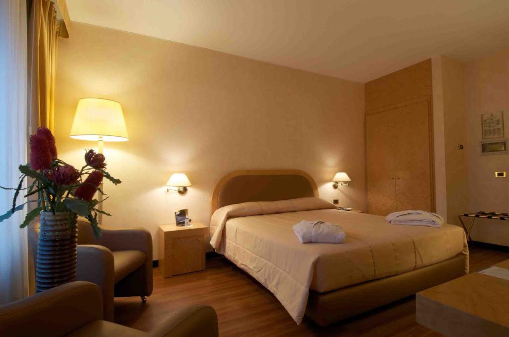 Hotel De La Ville 아벨리노 외부 사진